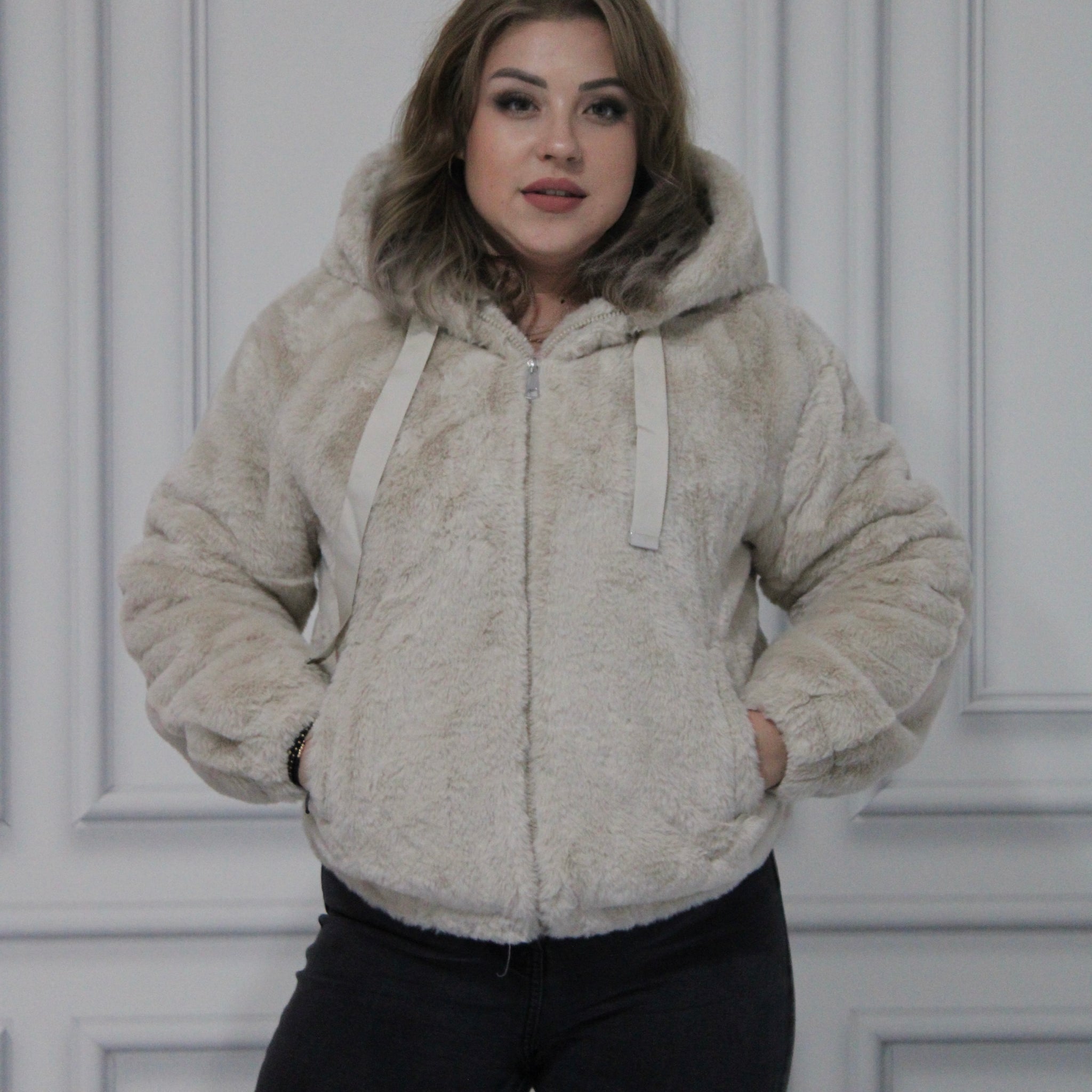 Jacheta din Blana Ecologica Crem