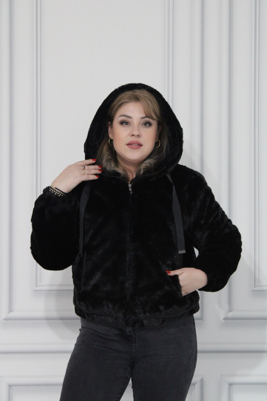 Jacheta din Blana Ecologica Neagra